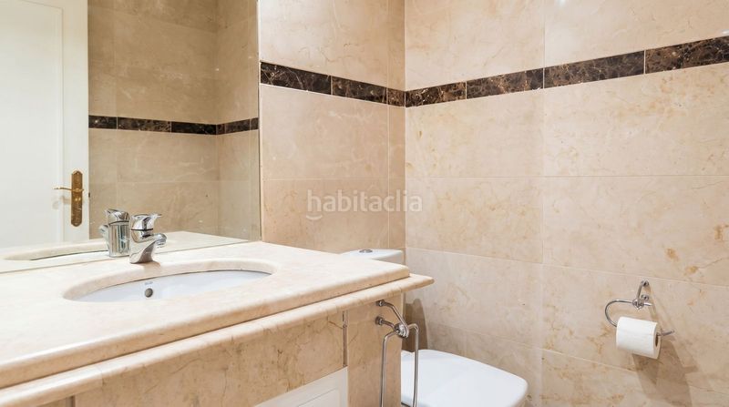 Foto b43ff48f-6d91-4a75-8d8d-e5c01f6fead7. Pis a Las Brisas Marbella