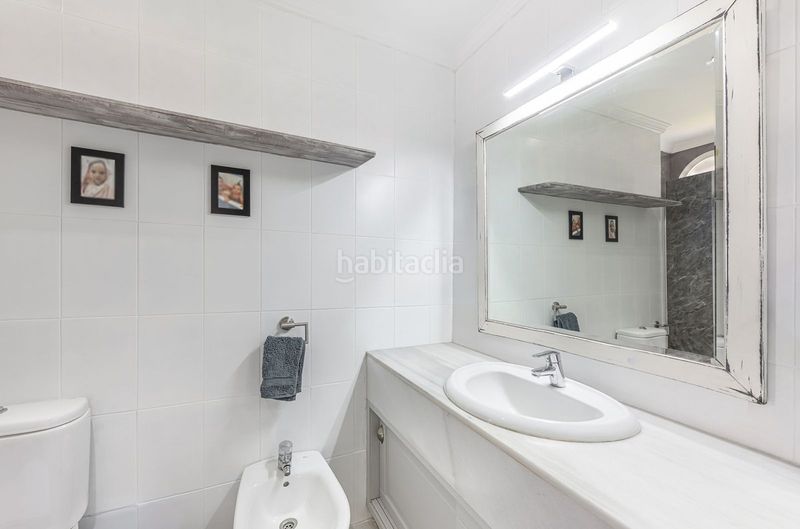 Foto b228e020-dfcc-4dca-9f55-a80c88997e0a. Casa adossada amb aparcament a Las Brisas Marbella
