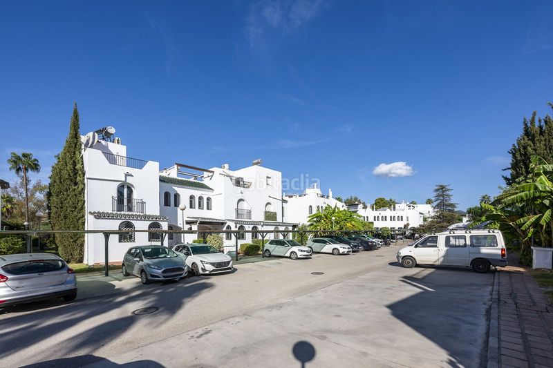 Foto dc0d0c41-b491-4c2f-a413-bbe57fe5e43a. Casa adossada amb aparcament a Las Brisas Marbella