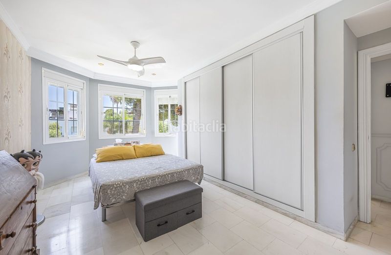 Foto e27f1b8c-3128-453d-a2d1-395a03465ec6. Casa adossada amb aparcament a Las Brisas Marbella