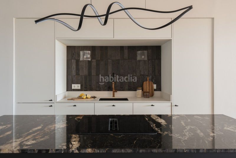 Foto 75f50c65-dabb-457d-8a83-be58f26d01f9. Pis amb aparcament a Las Brisas Marbella