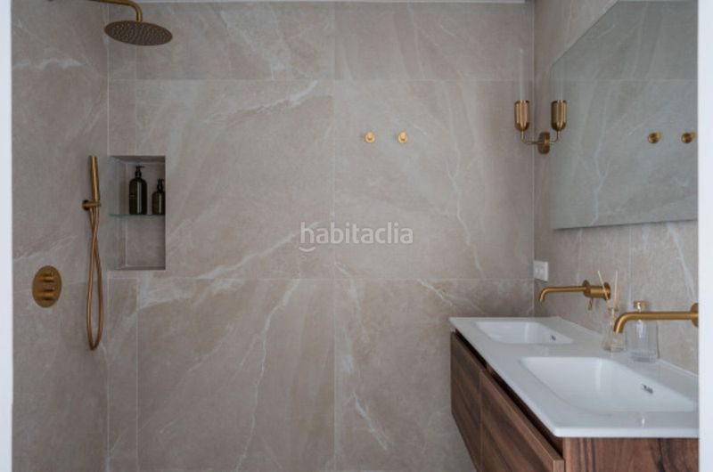 Foto cb0da20a-6a39-44f7-b60f-312a65a731d9. Pis amb aparcament a Las Brisas Marbella