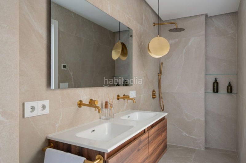 Foto e8392f13-243b-4b1a-bea2-9ee8821da14c. Pis amb aparcament a Las Brisas Marbella
