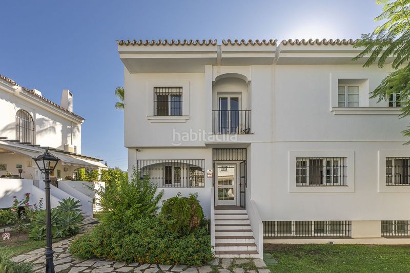 Foto b5bc8155-dea4-47d1-af52-5afdcee84f71. Casa adossada amb aparcament a Las Brisas Marbella