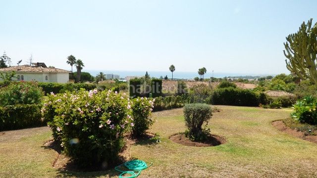 Foto f1fdc110-5cbb-48a1-8ad2-4f1cb1d37b0b. Casa adossada a Casco Antiguo Marbella