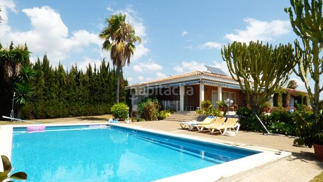 Foto f5140bac-be57-4ecb-b133-c34256a364c3. Casa adossada a Casco Antiguo Marbella