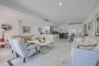 Pis a Bahía de Marbella