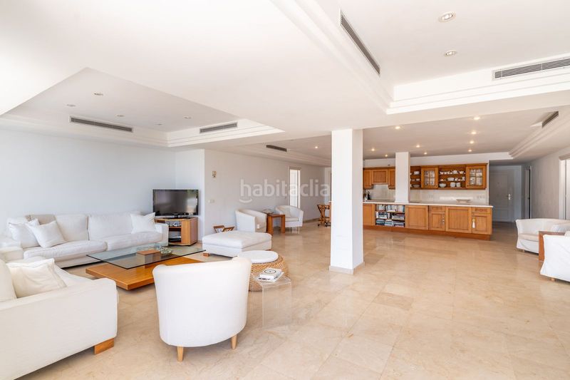 Foto 7c45f73f-780e-472b-a81d-fb87c63354c6. Pis a Centro Estepona