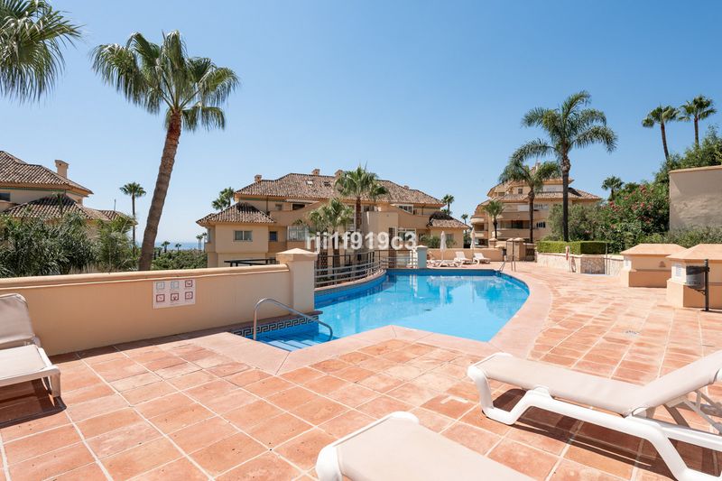 Foto 51843303-be91-4264-95fe-1595f12989e9. Pis a Elviria Marbella
