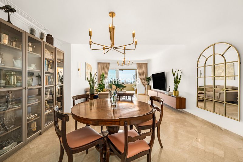Foto 73a9481b-3a60-436b-871f-ce13fe98d39b. Pis a Elviria Marbella