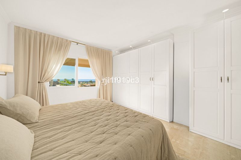 Foto 97f676d5-0d49-43ca-9ff1-8ae8e972b917. Pis a Elviria Marbella