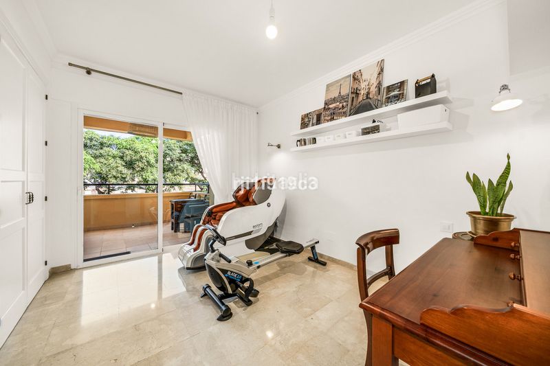 Foto d3b37e1c-3595-4e7a-975e-7d8ff36b757b. Pis a Elviria Marbella