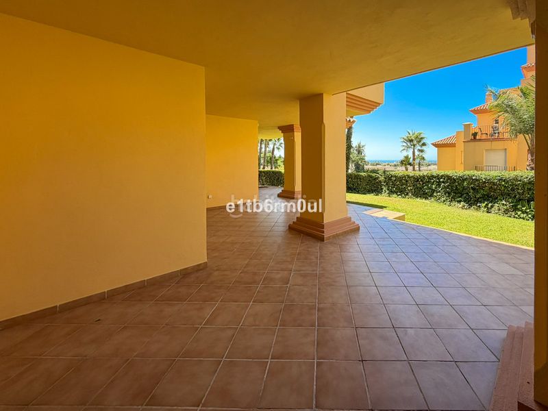 Foto 1131b1ca-5484-4ac4-bc27-d7a1c6aa7e5a. Pis a Las Brisas Marbella