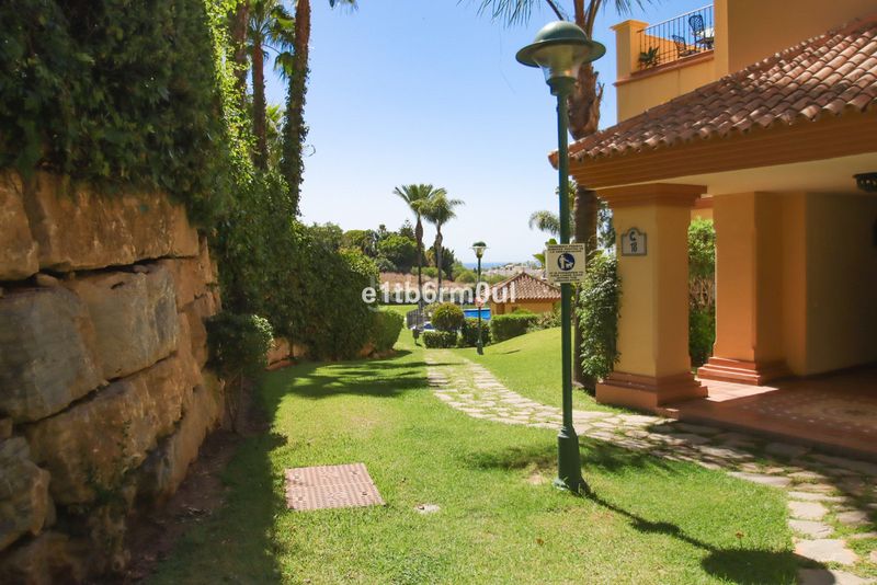 Foto 479911fc-f01f-4cd7-89b3-bcc8576cc5c9. Pis a Las Brisas Marbella