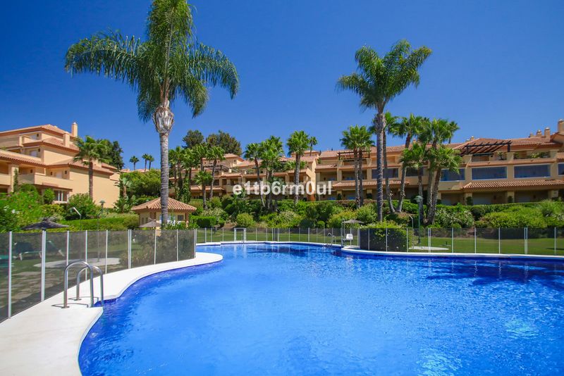 Foto 6a862473-12d8-423e-8963-d65a11c6231f. Pis a Las Brisas Marbella