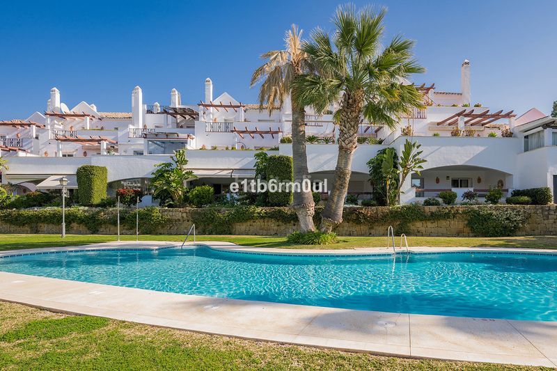 Foto d35a797e-d2ea-4d01-ad0e-1632283a1c44. Pis a Las Brisas Marbella