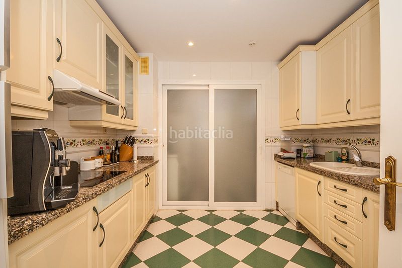 Foto b6f63e27-e5a5-4ac9-9d5a-2d03b6fcb1ac. Pis a Elviria Marbella