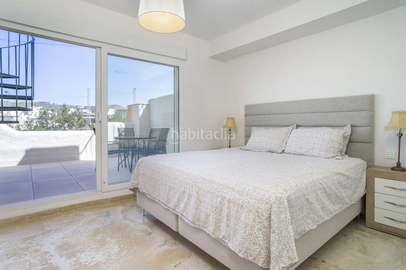 Foto ba315a42-9c3b-4444-bb9e-fbab9f61135e. Casa adossada a Cabopino - Artola Marbella