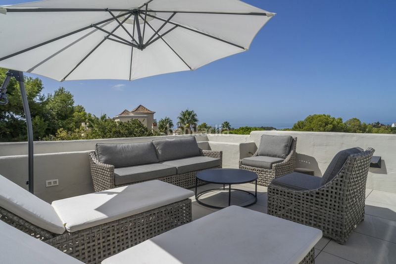 Foto bd4ab0b1-47c6-4ba9-81f8-d291510a51dd. Casa adossada a Cabopino - Artola Marbella