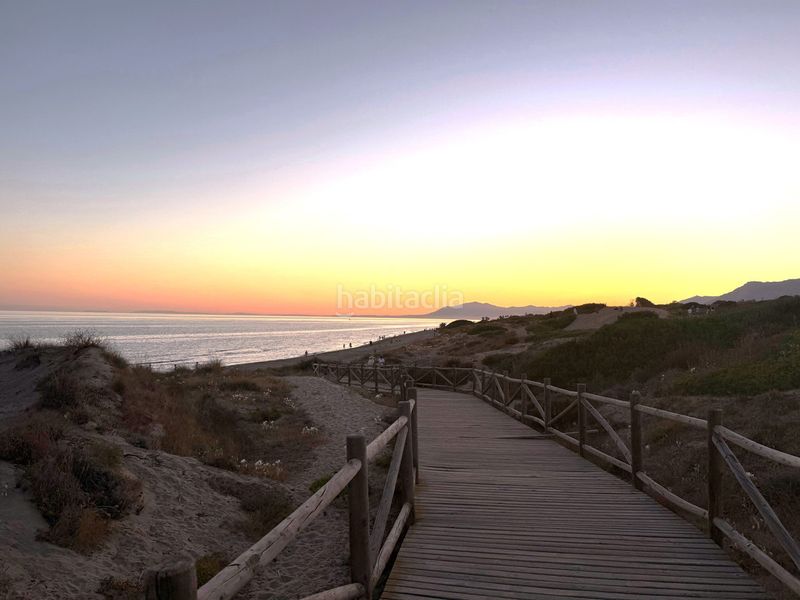 Foto f1289d2f-820a-4045-b35e-948c50ede8b0. Casa adossada a Cabopino - Artola Marbella