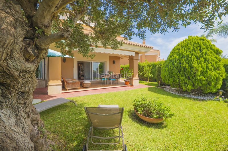 Foto b1287ddb-82c5-48a8-851f-6ccaacd37904. Casa adossada a Los Monteros Marbella