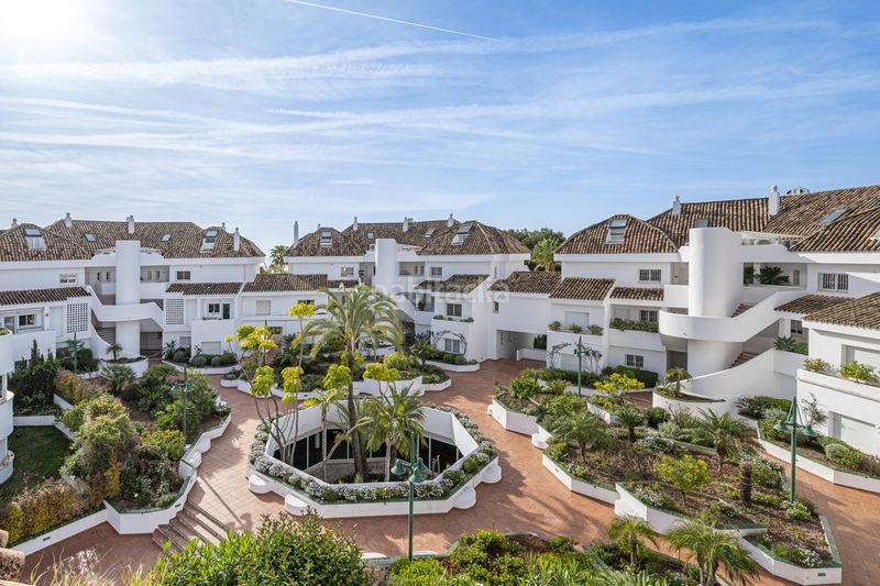 Foto efeb0674-6878-4687-899b-49e9a6e393e5. Àtic amb aparcament a La Carolina - Guadalpín Marbella