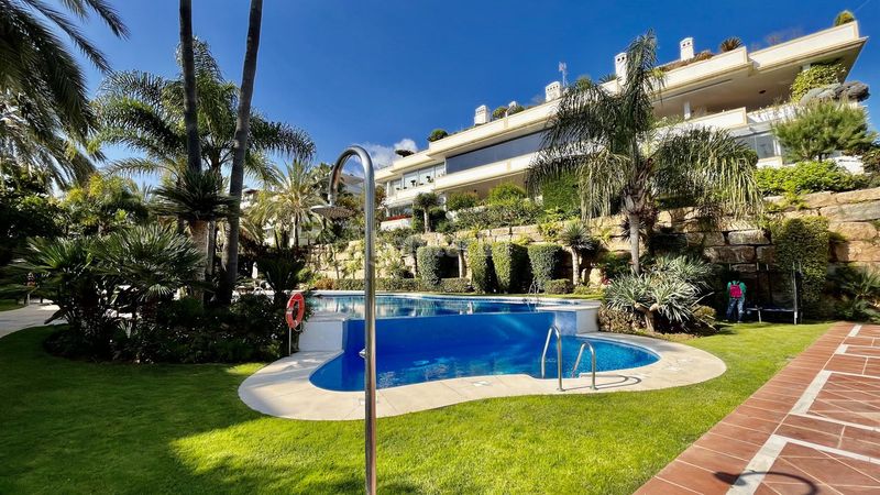 Foto 77684611-3273-4832-a65c-666e361aec97. Pis a La Carolina - Guadalpín Marbella