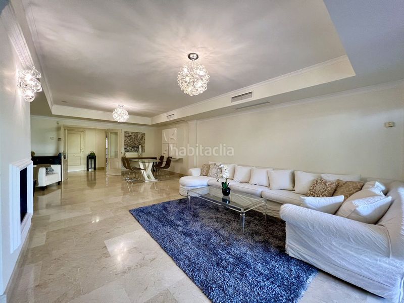 Foto bc5b50d0-f74c-4464-81bf-23b6ae0504ac. Pis a La Carolina - Guadalpín Marbella