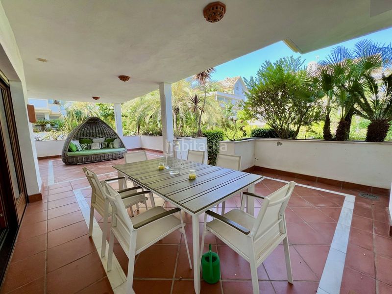 Foto ca7b9c7e-f422-48dc-a737-b16489900b2d. Pis a La Carolina - Guadalpín Marbella