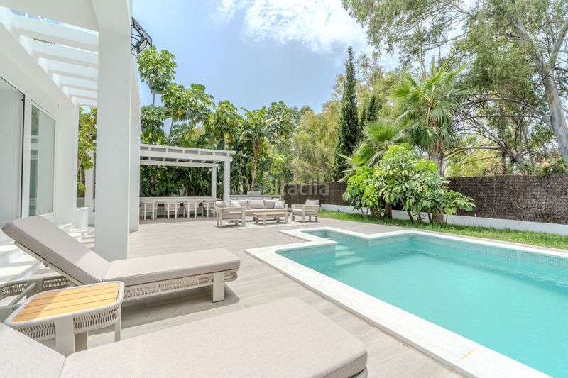 Foto e2e43cd1-b045-464b-b900-8195d2e929df. Casa adossada a Las Brisas Marbella