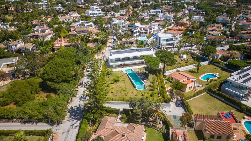 Foto a696df8b-d85c-4af2-ae74-b9c4cd231560. Casa adossada a Marbesa Marbella
