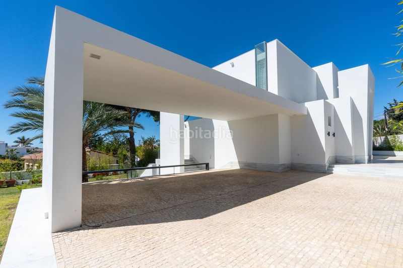Foto c446ac35-1ee7-4aed-85fb-edfb903c5c69. Casa adossada a Marbesa Marbella