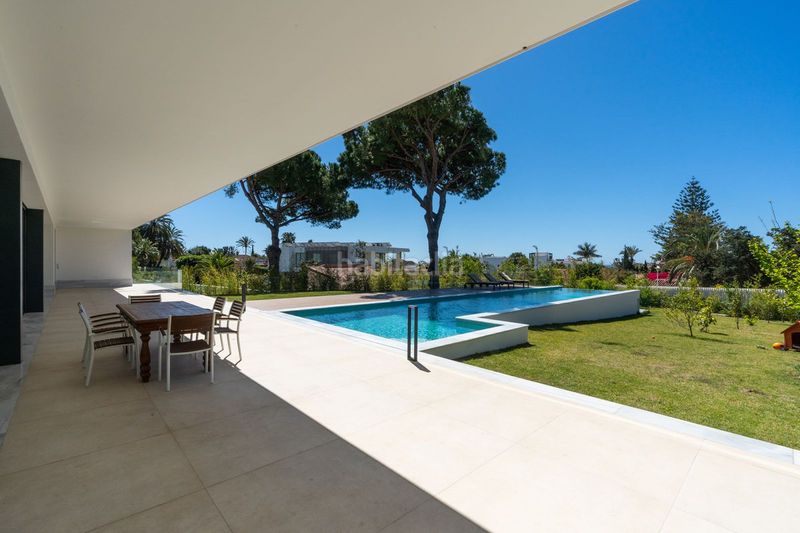 Foto d1769cd6-4045-4bb2-8bc6-eac30357f700. Casa adossada a Marbesa Marbella