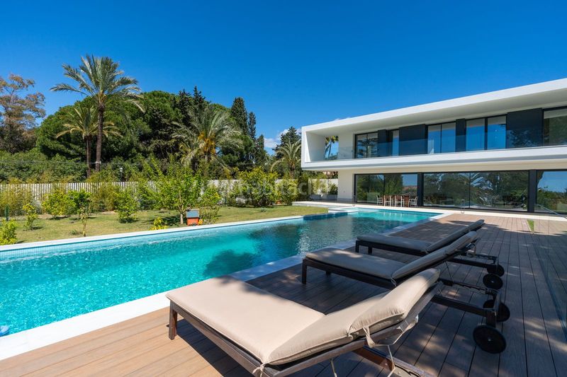Foto d83e1734-f7b2-4129-9964-79a50e993b86. Casa adossada a Marbesa Marbella