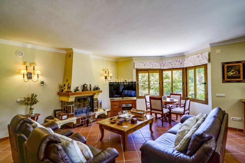 Foto 2e56d44c-ec59-49df-98b7-20b18522b3d0. Casa adossada amb aparcament a La Quinta Benahavís