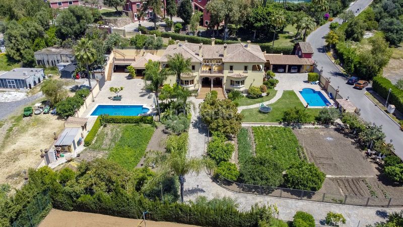 Foto 55d5955e-ea48-4c91-99b1-c337e9a06627. Casa adossada amb aparcament a La Quinta Benahavís