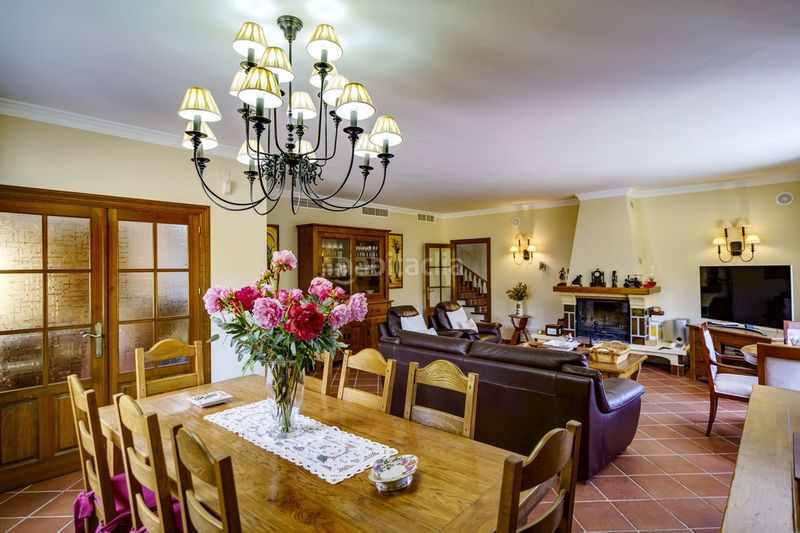 Foto 648e84b3-4071-40b2-acd8-9e12455f56cf. Casa adossada amb aparcament a La Quinta Benahavís