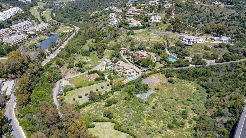 Foto 7a5cdfa3-be7a-4789-8776-254b3be056c7. Casa adossada amb aparcament a La Quinta Benahavís