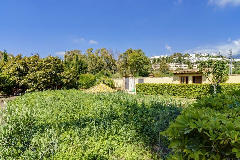 Foto e4b61785-2a44-4120-9ce1-293d1f986992. Casa adossada amb aparcament a La Quinta Benahavís