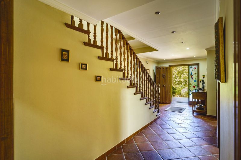 Foto ee863160-71cc-4b84-b658-9451456205f3. Casa adossada amb aparcament a La Quinta Benahavís