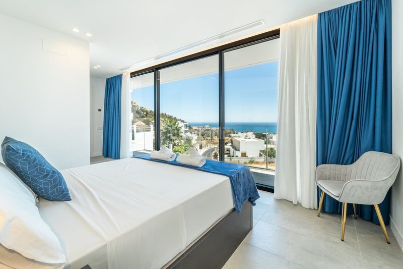 Foto 0bf82ca2-5d34-4555-81e4-8c70dd183268. Casa adossada amb aparcament a Cortijo Torrequebrada Benalmádena