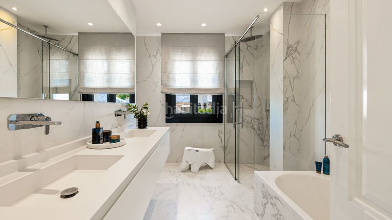 Foto 45b68cb3-3066-4073-bc86-d3b3c874a4a1. Casa adossada amb aparcament a Las Brisas Marbella