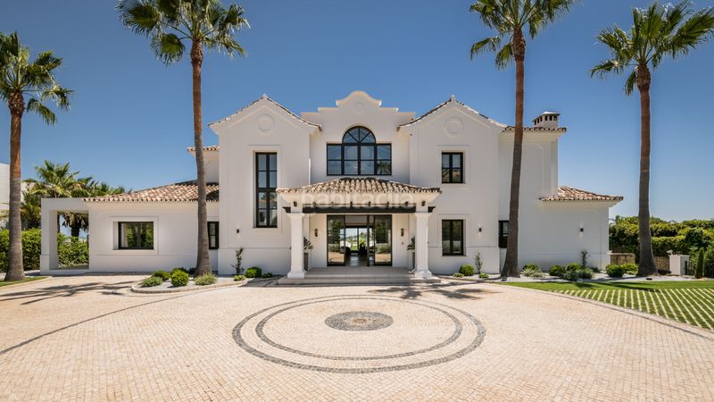 Foto 97fdb26d-e38a-4704-8e32-34e6b7a639cc. Casa adossada amb aparcament a Las Brisas Marbella