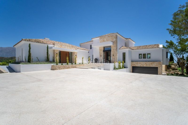 Foto a7c7e4ce-f60a-4678-85e6-9ebc8bade4a5. Casa adossada a La Quinta Benahavís