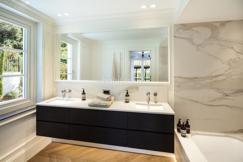 Foto 12e4118a-c4d1-42b6-ada6-cacc6b4cb686. Casa adossada amb aparcament a Sierra Blanca Marbella