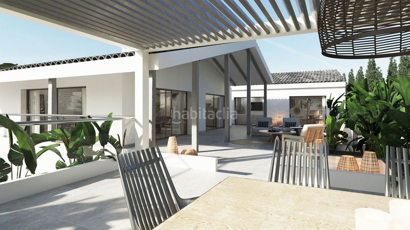 Foto fd5d2fd4-caa9-4c52-a108-438fe3b0f6cd. Casa adossada amb aparcament a Río Real Marbella