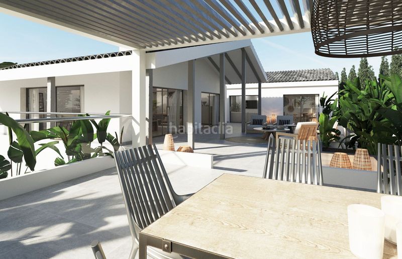 Foto feb09f59-01c1-4d8d-9bdf-40afb04e7564. Casa adossada amb aparcament a Río Real Marbella