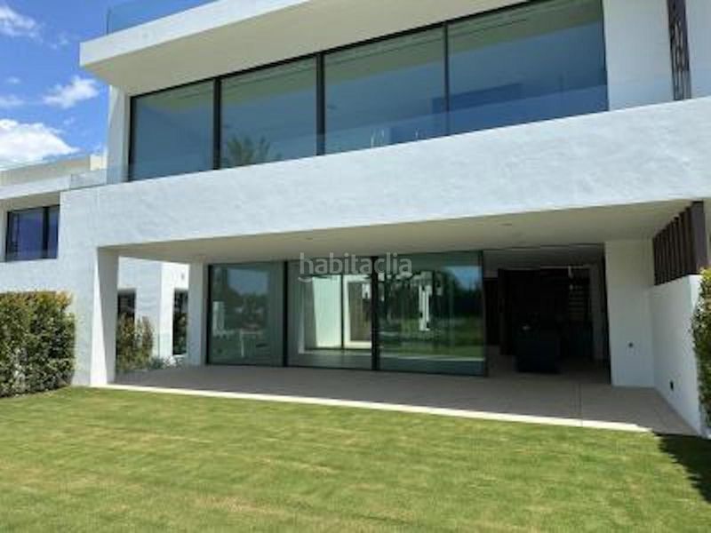 Foto e1690e55-2834-46c2-86db-51bdbc2c4a32. Casa adossada amb aparcament a La Carolina - Guadalpín Marbella
