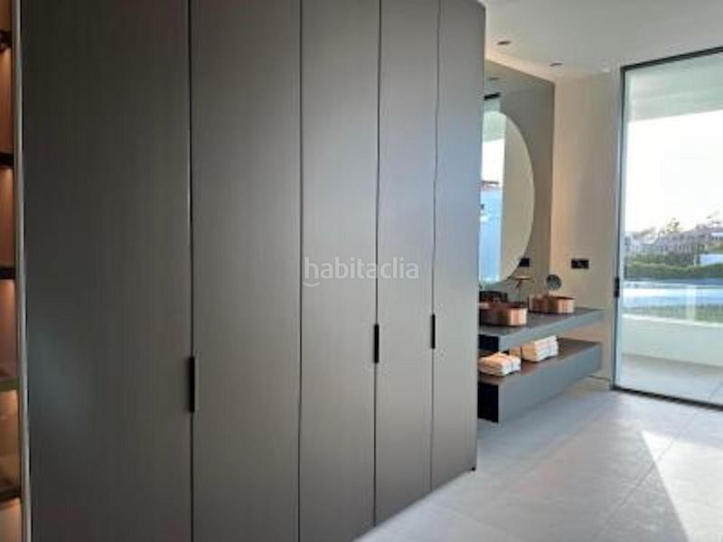 Foto 764e57fa-c6be-455f-842b-bb3da51d4c35. Maison jumelée avec parking dans La Carolina - Guadalpín Marbella