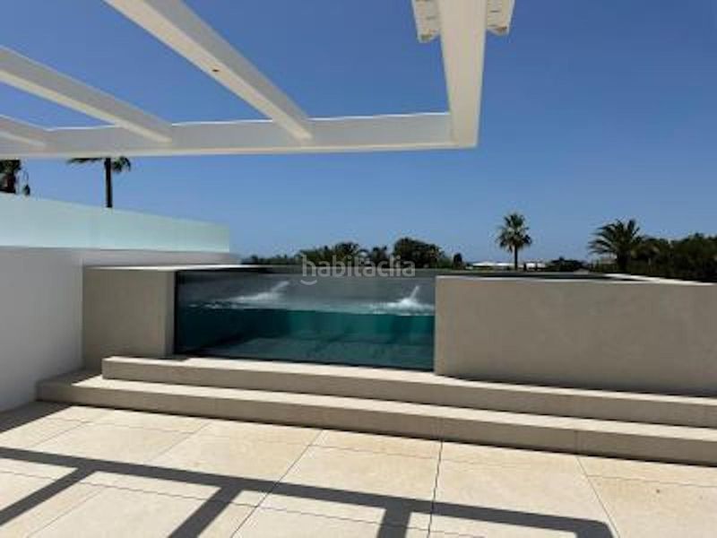 Foto 8fe96e6e-9349-4e9c-8056-2af0eb5b74a7. Maison jumelée avec parking dans La Carolina - Guadalpín Marbella